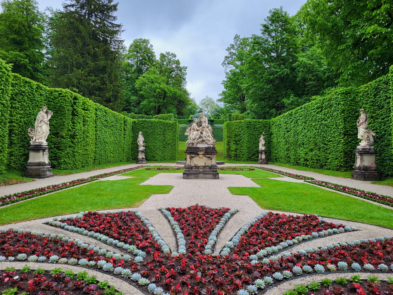 Linderhof Palace gardens